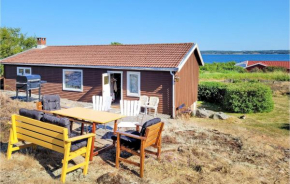 Amazing Home In Bergastrand With Kitchen, Hakenäset